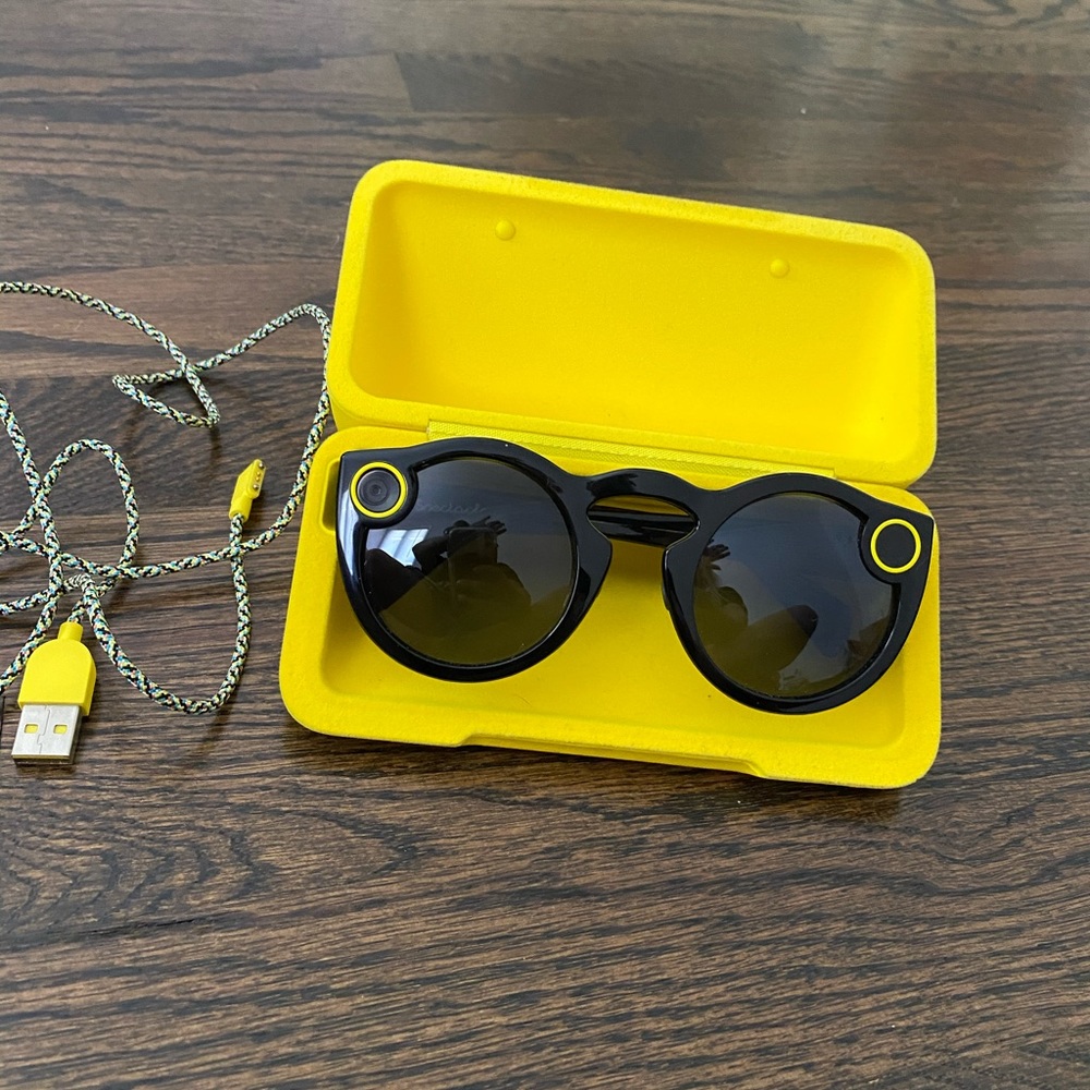 ***SNAPCHAT GLASSES****